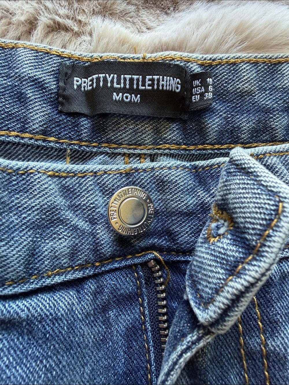 PrettyLittleThing Vintage Light Blue Boyfriend Jeans